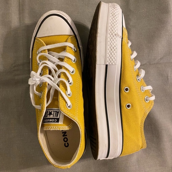 Converse Platform Low Tops - Picture 2 of 3